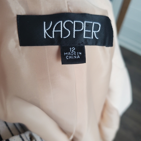 Kasper beige blazer - Picture 5 of 6